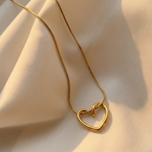 Golden Heart Pendant Necklace ✨💛