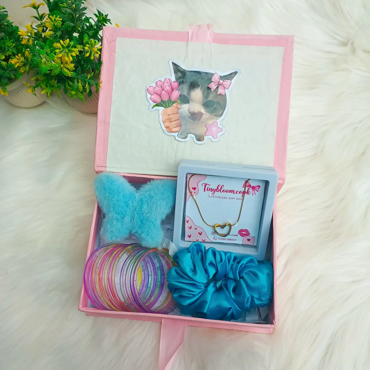 Aqua Charm Gift Box π©΅β¨