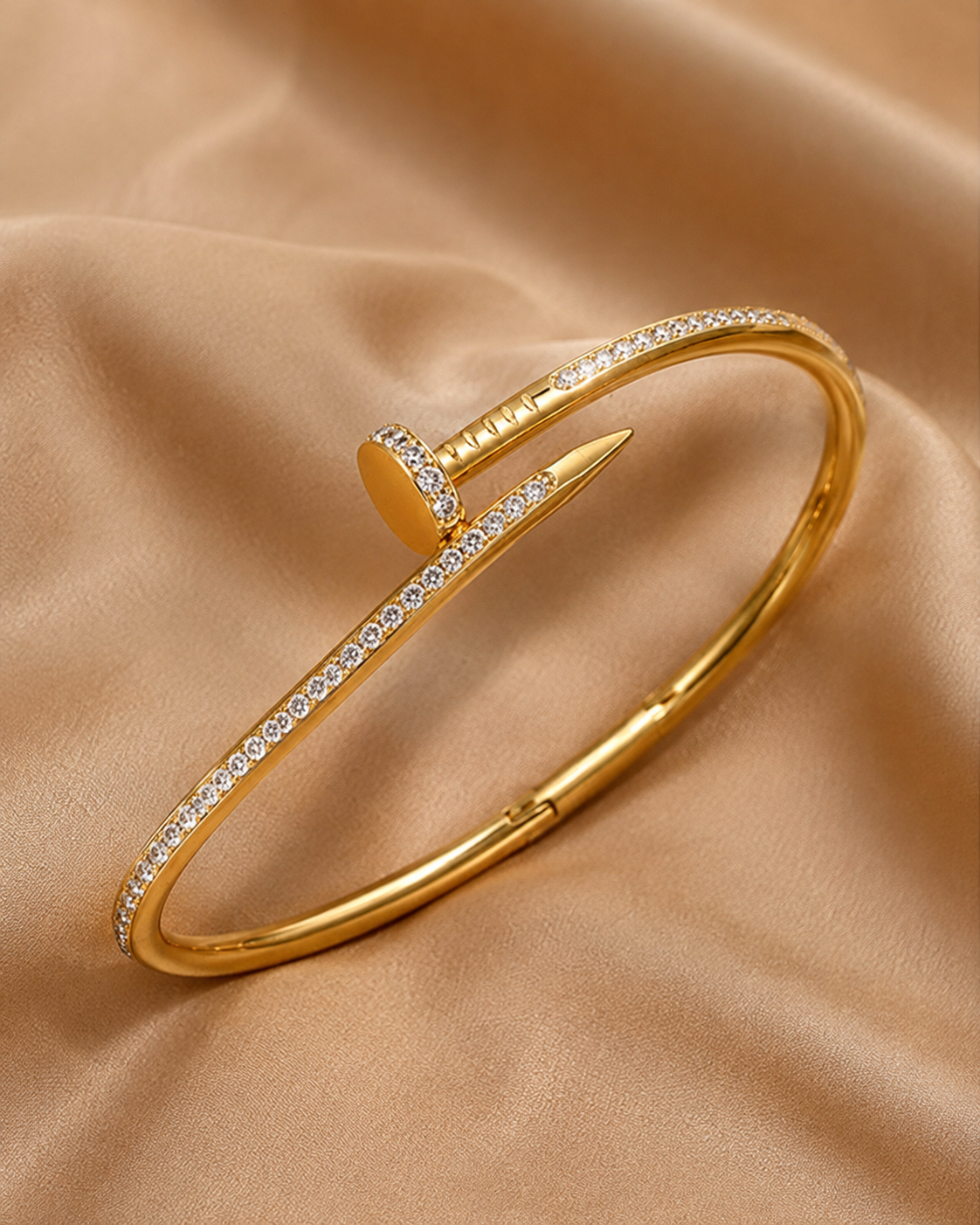 Luxe Nail Bangle✨